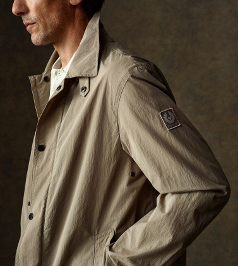 Men's Farer Jacket in Dark Sand.